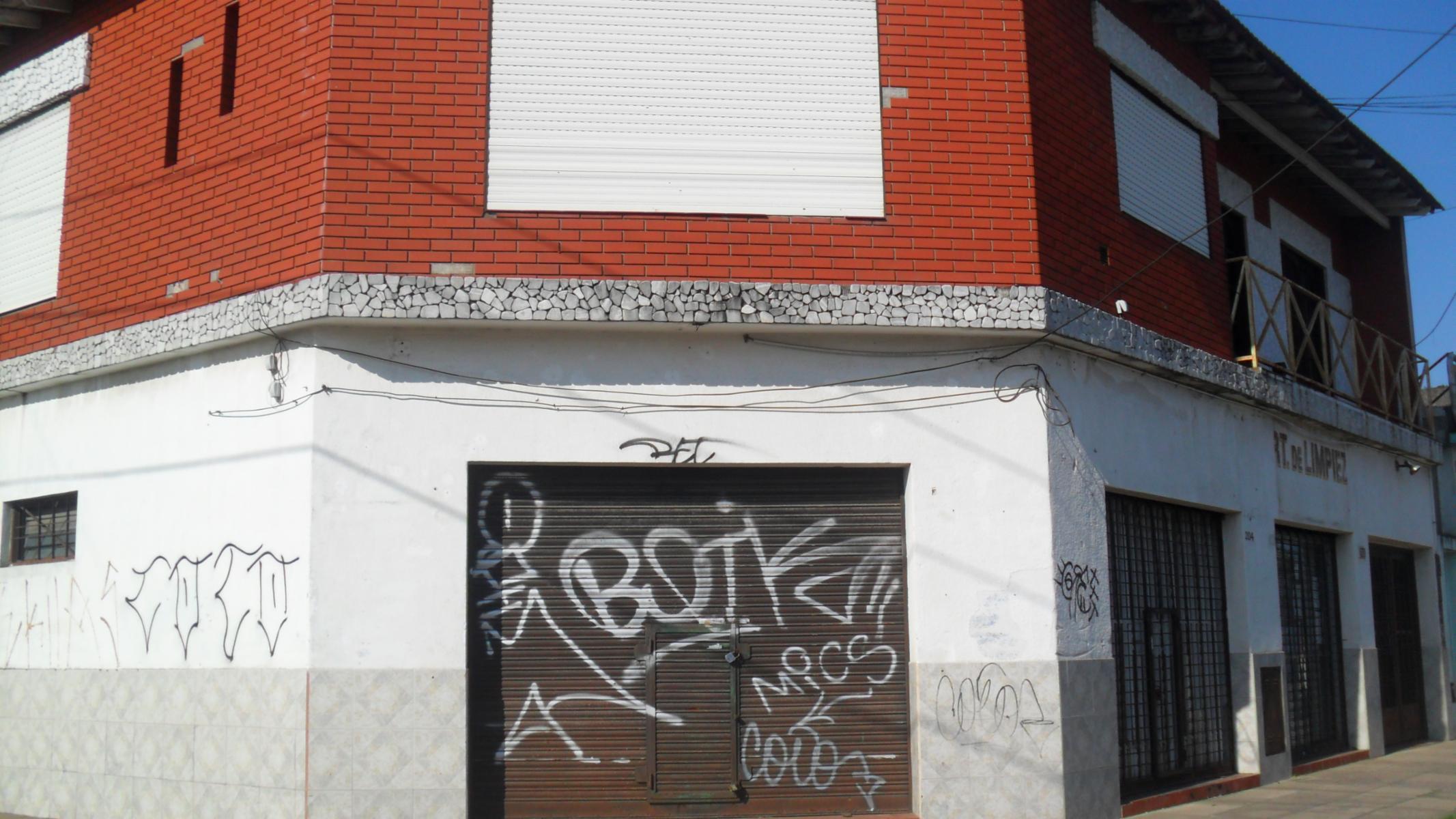 MORÓN SUR. 3 LOCALES EN ESQUINA CON DEPTO. DE 3 AMBIENTES EN 1ER PISO MÁS GARAGE — foto 14