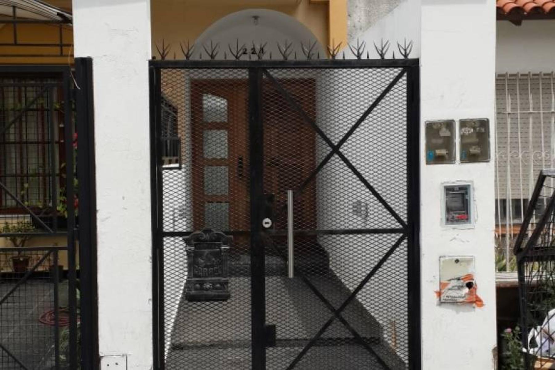 Departamento en PB con Fondo. Vicente Lopez al 200 Ramos Mejía Norte