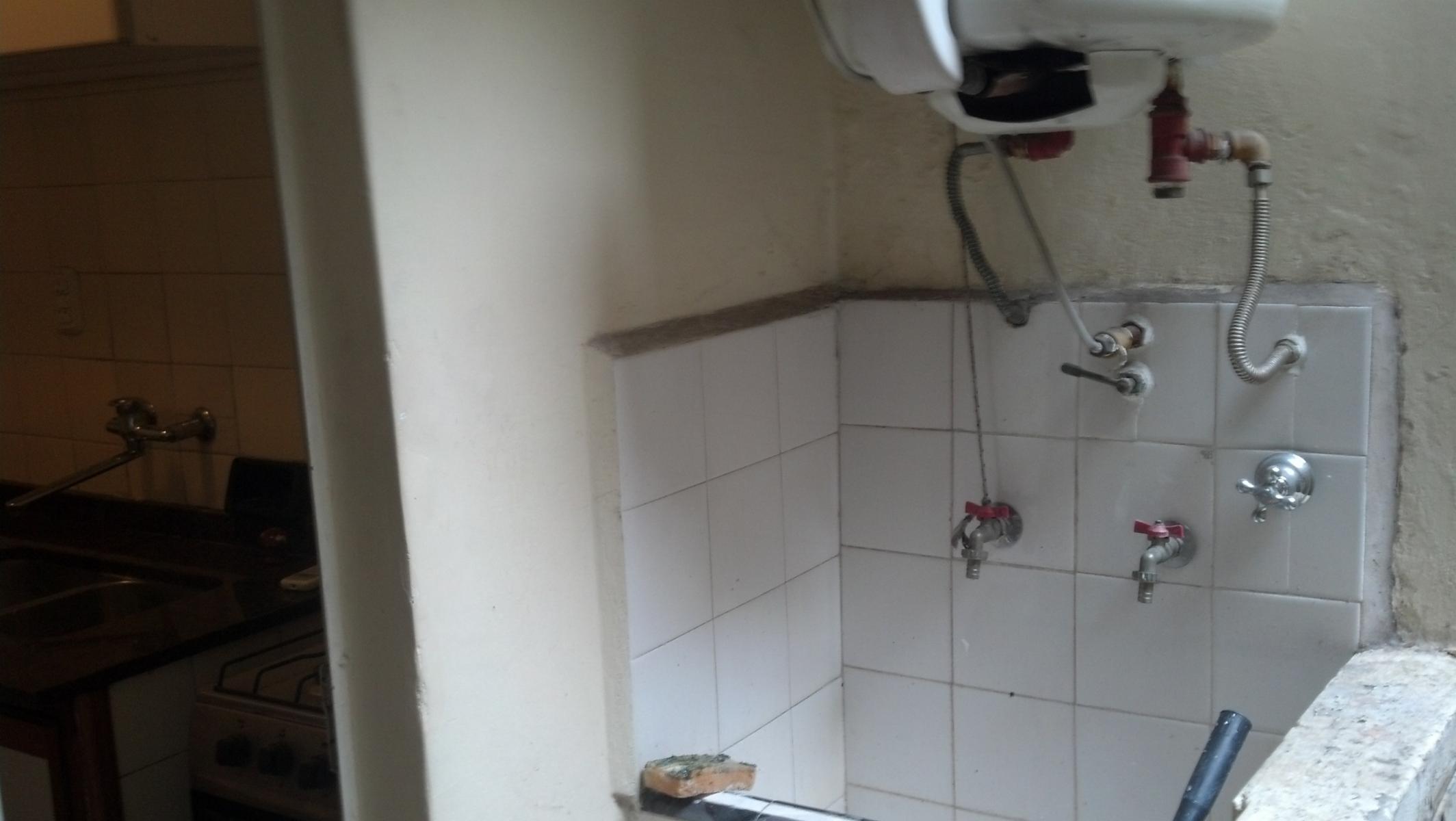 Muy buen departamento 2 ambientes. Ubicación a metros del subte H y conexión con colectivos. — foto 4