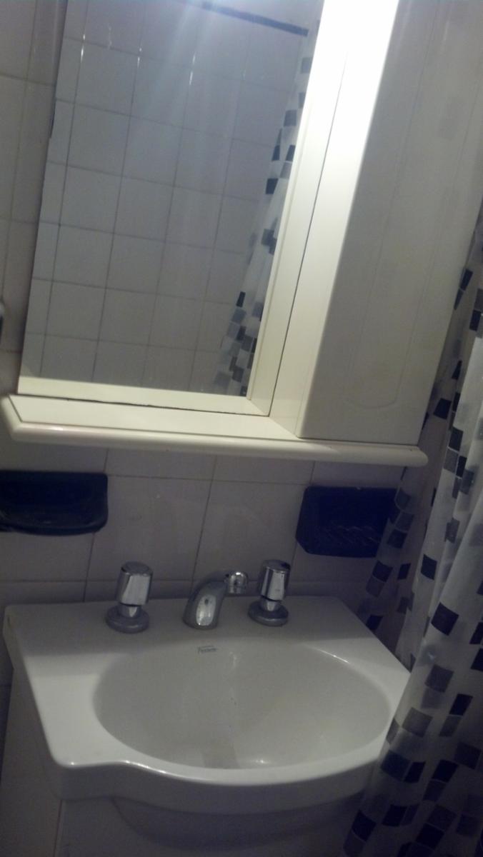 Muy buen departamento 2 ambientes. Ubicación a metros del subte H y conexión con colectivos. — foto 6