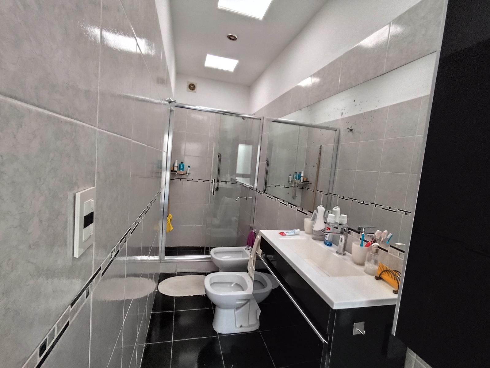 Casa en Venta en Granadero Baigorria - santa cruz al 1600 - 16