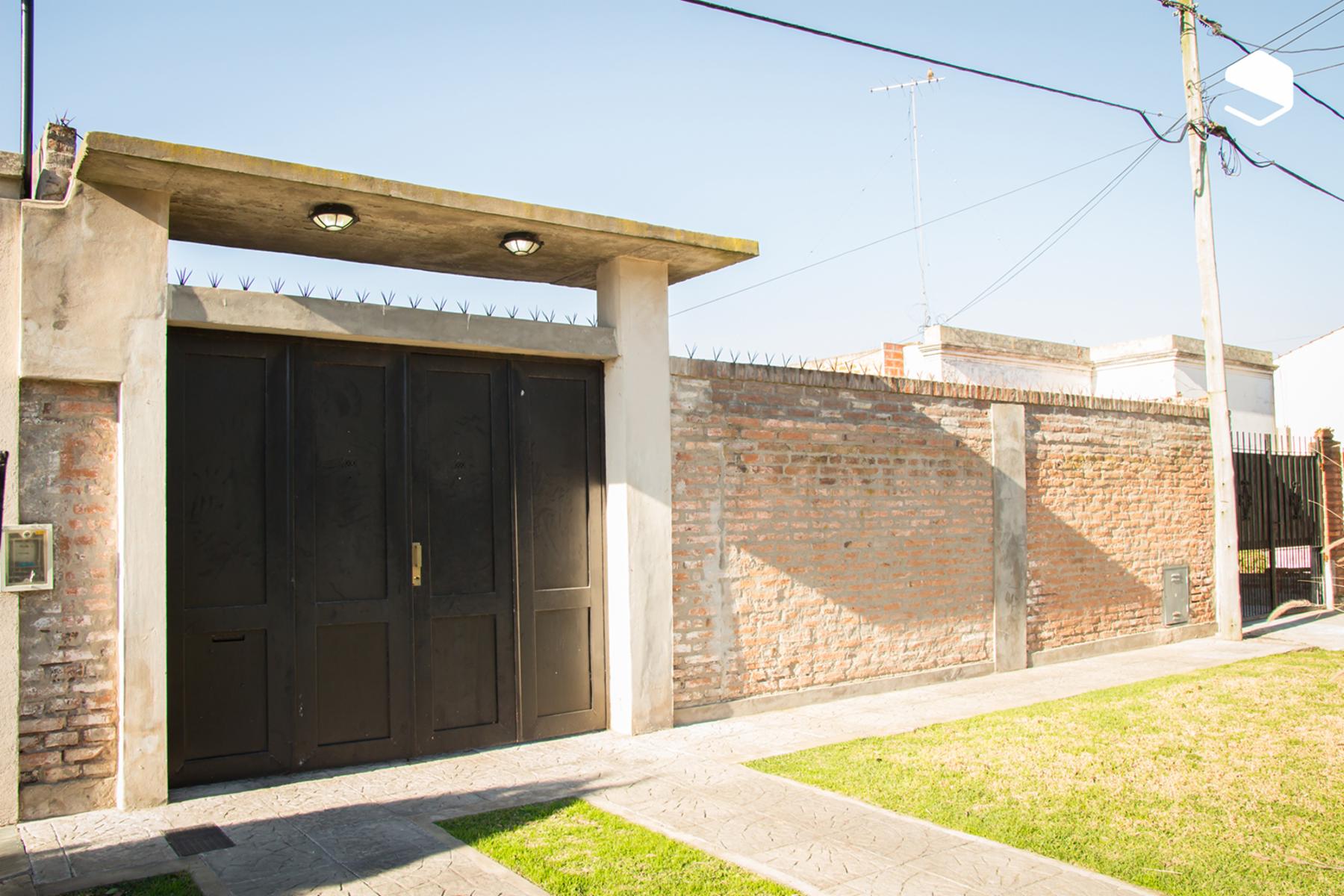 Casa en venta en GONNET, entre caminos — foto 3