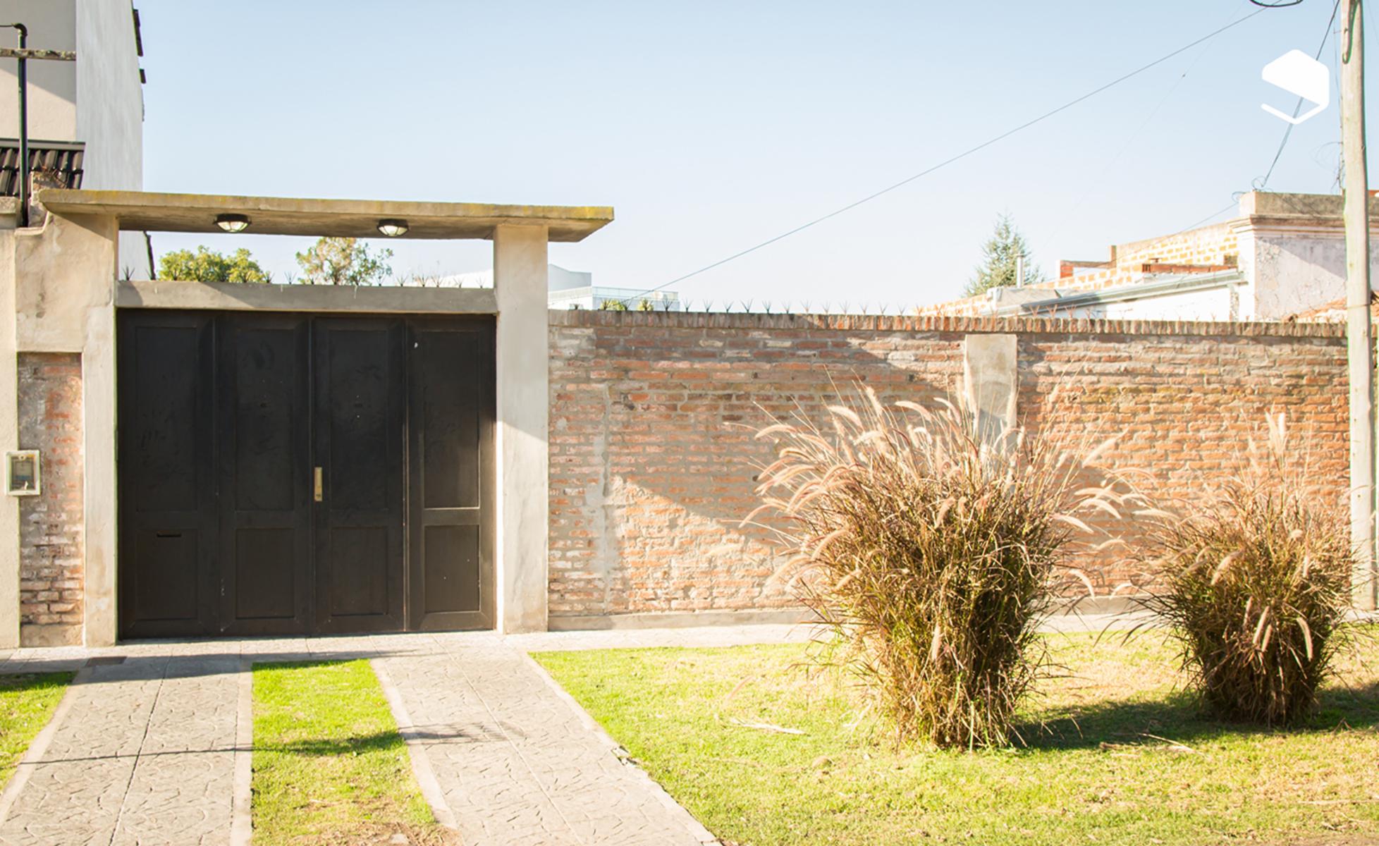 Casa en venta en GONNET, entre caminos — foto 4