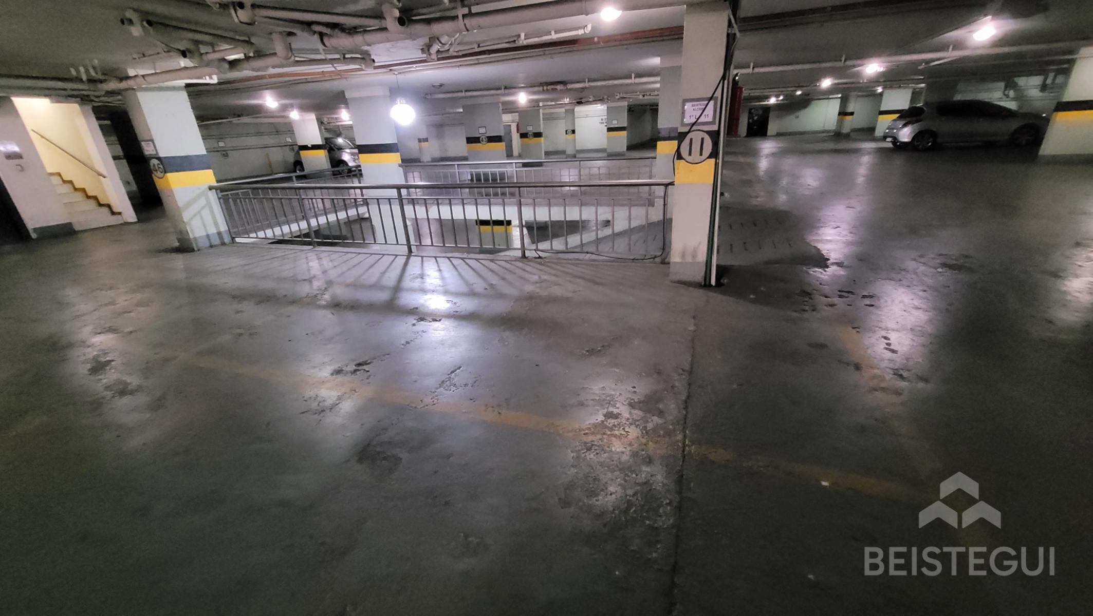Cochera céntrica, en edificio Miralejos 2 - 4