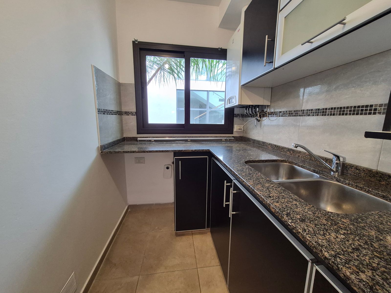 Depto 1 dorm, amplio sobre Av. Libertad - 2