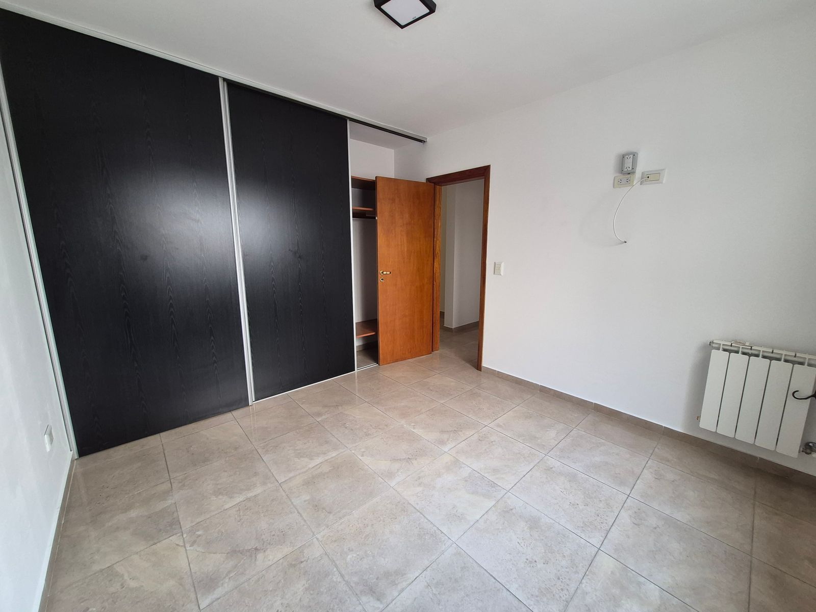 Depto 1 dorm, amplio sobre Av. Libertad - 7