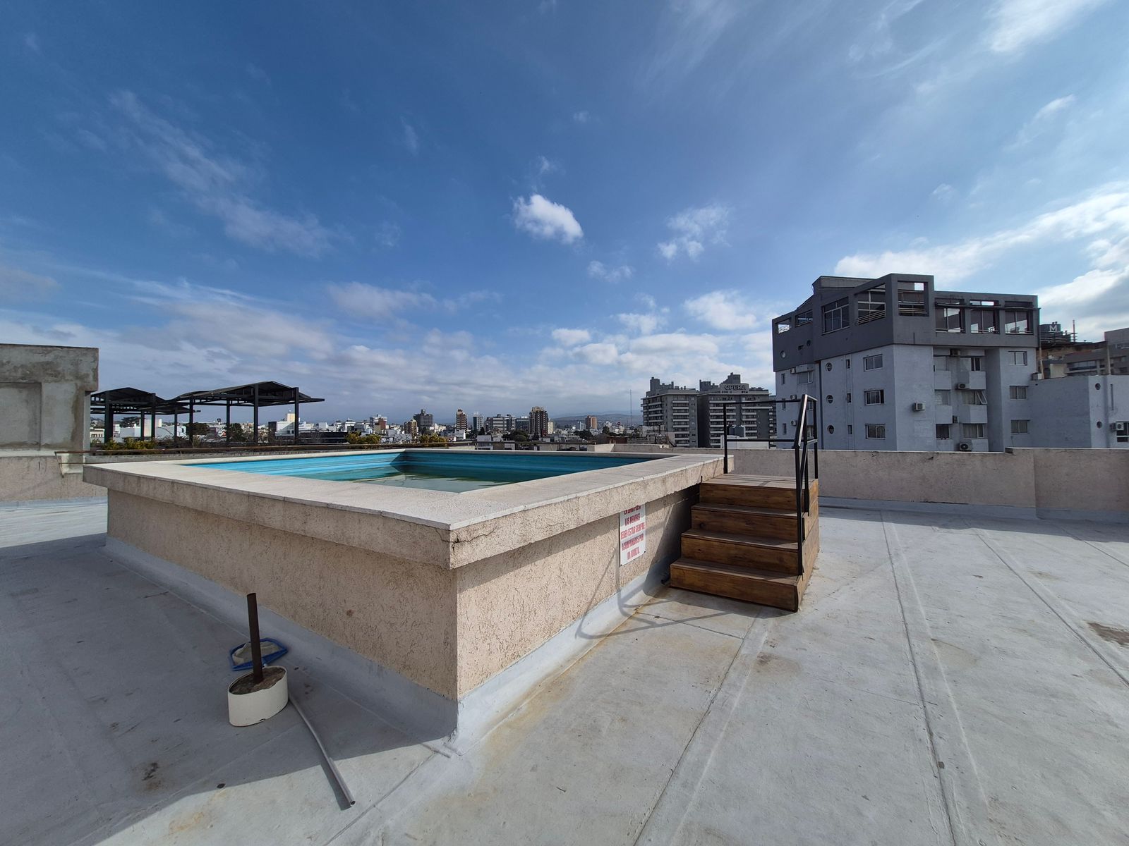 Depto 1 dorm, amplio sobre Av. Libertad - 9