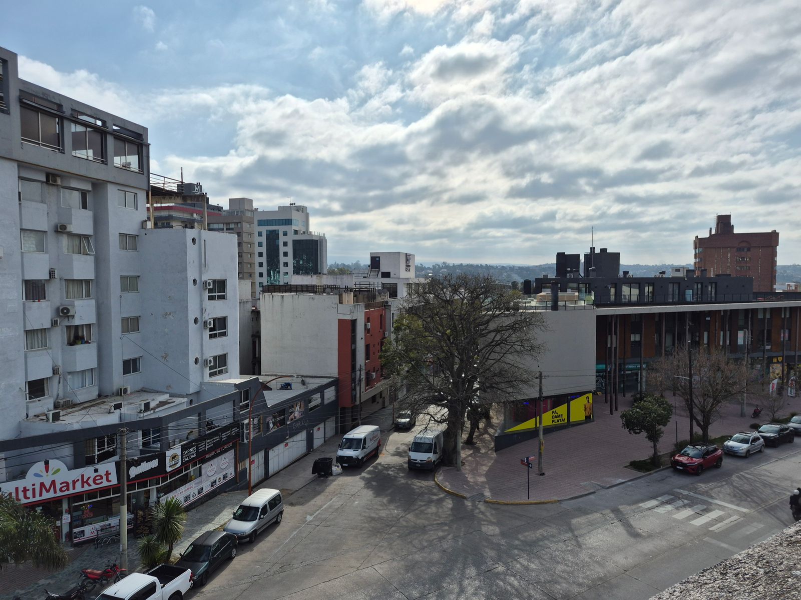 Depto 1 dorm, amplio sobre Av. Libertad - 10