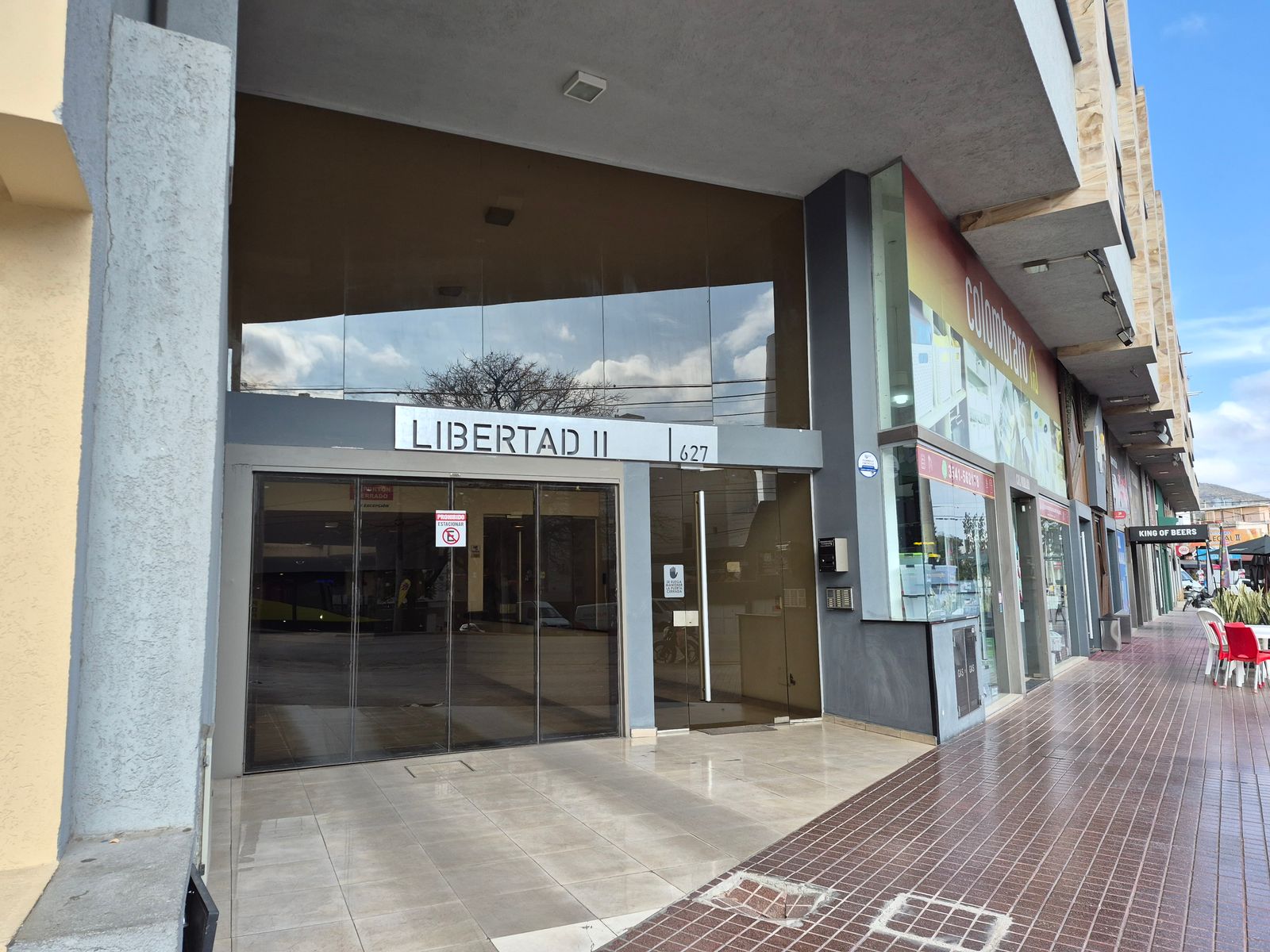 Depto 1 dorm, amplio sobre Av. Libertad - 11