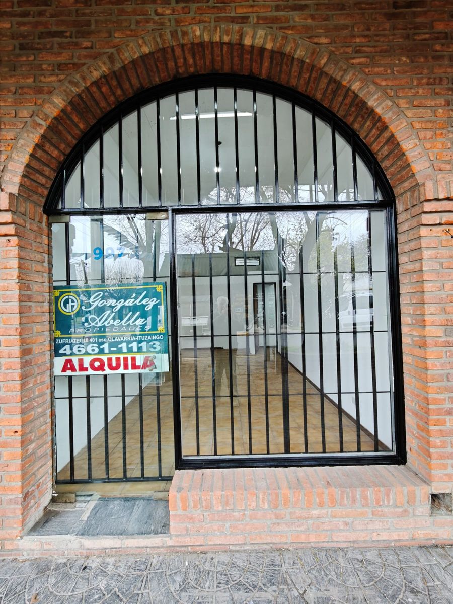 Local en zona comercial — foto 4