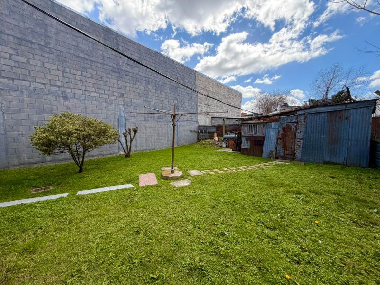 Lote de terreno con mejora - 9