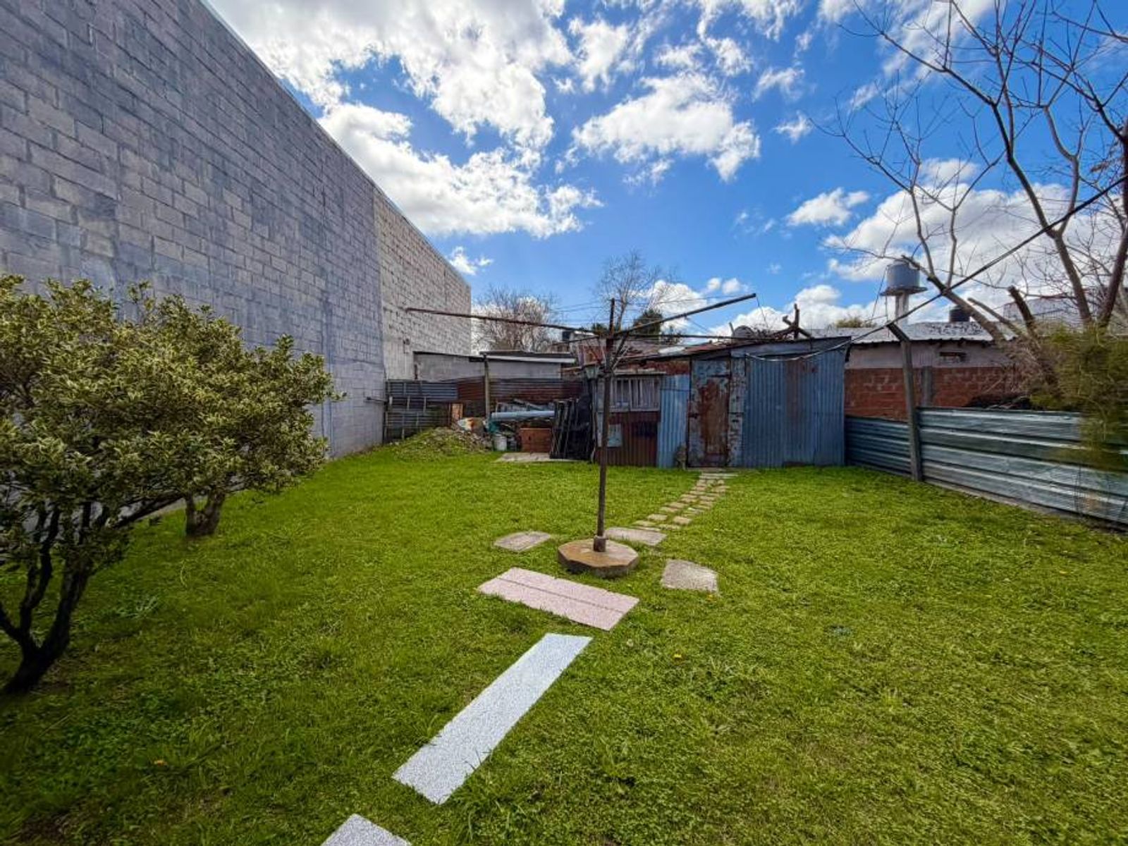 Lote de terreno con mejora - 11
