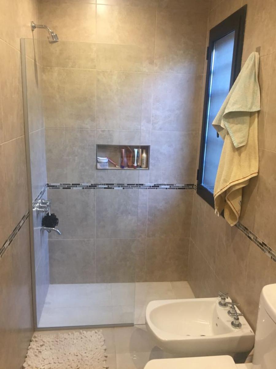 HERMOSA CASA- ALSINA 3845 — foto 7