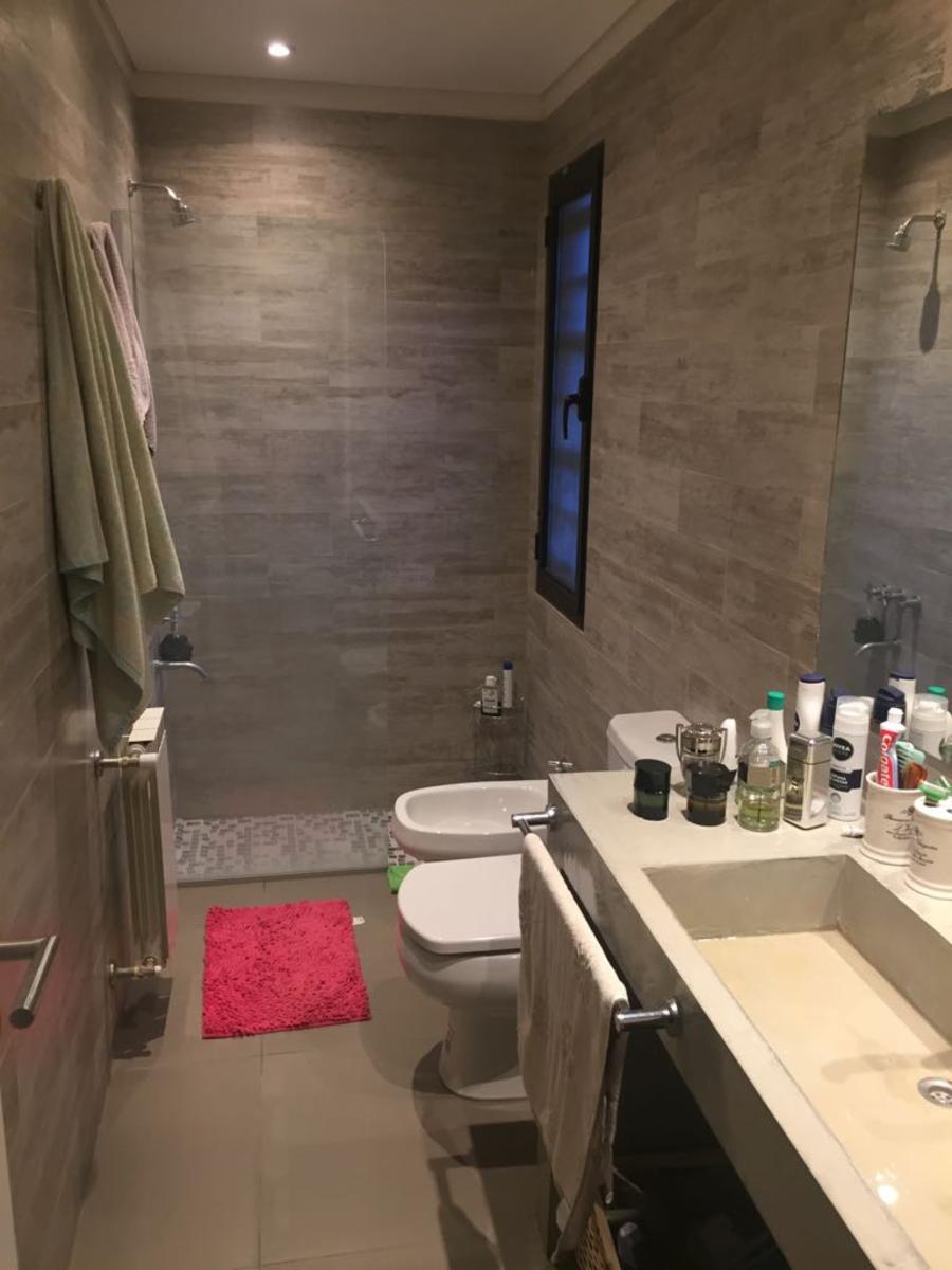 HERMOSA CASA- ALSINA 3845 — foto 8