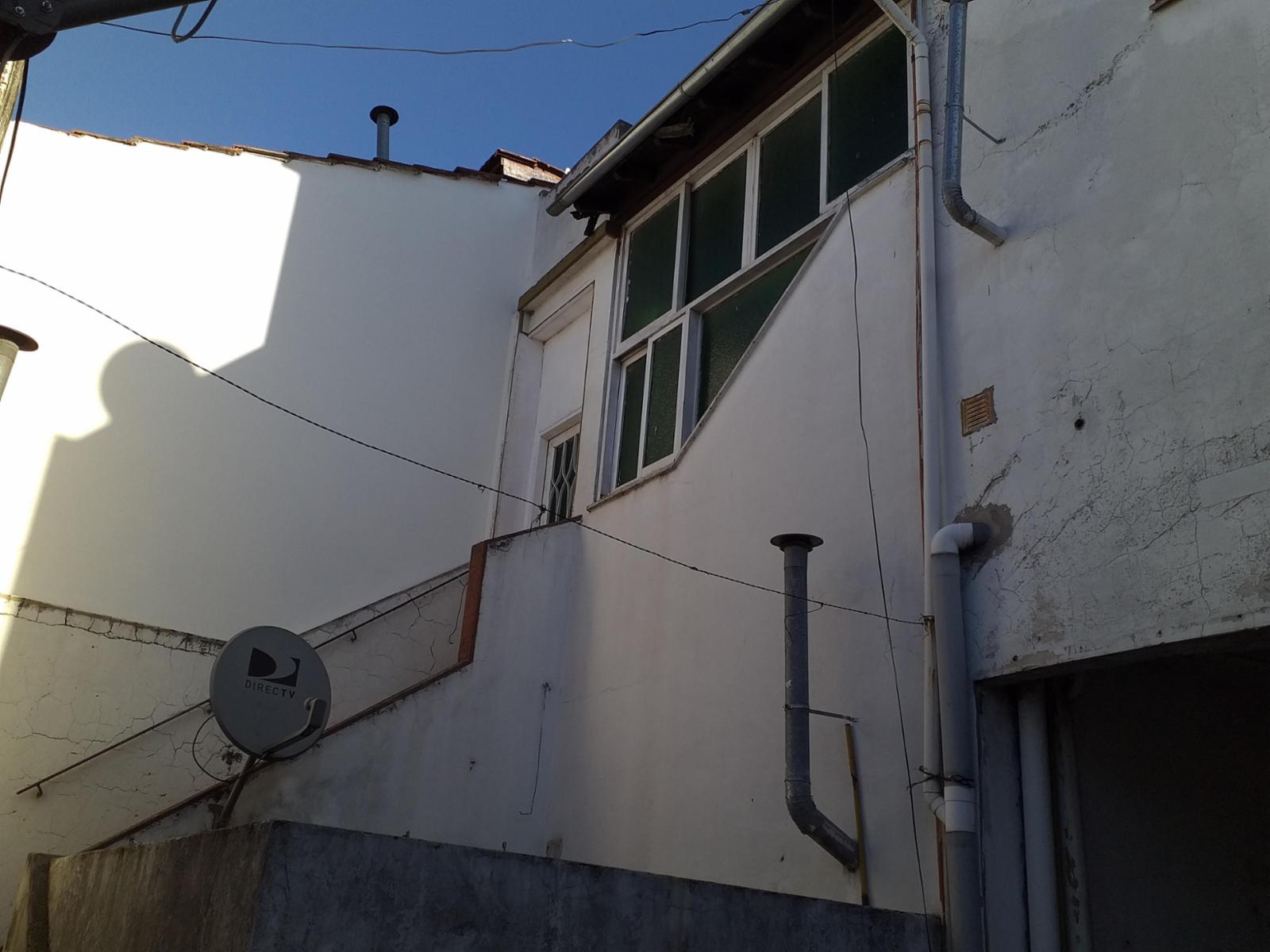 Venta de 2 departamentos, cochera y local todo a refaccionar — foto 5