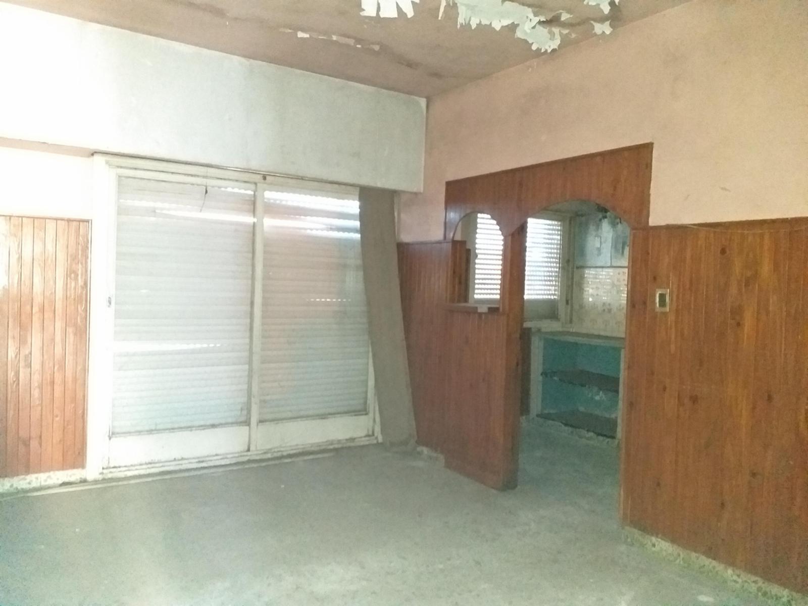 Venta de 2 departamentos, cochera y local todo a refaccionar — foto 7