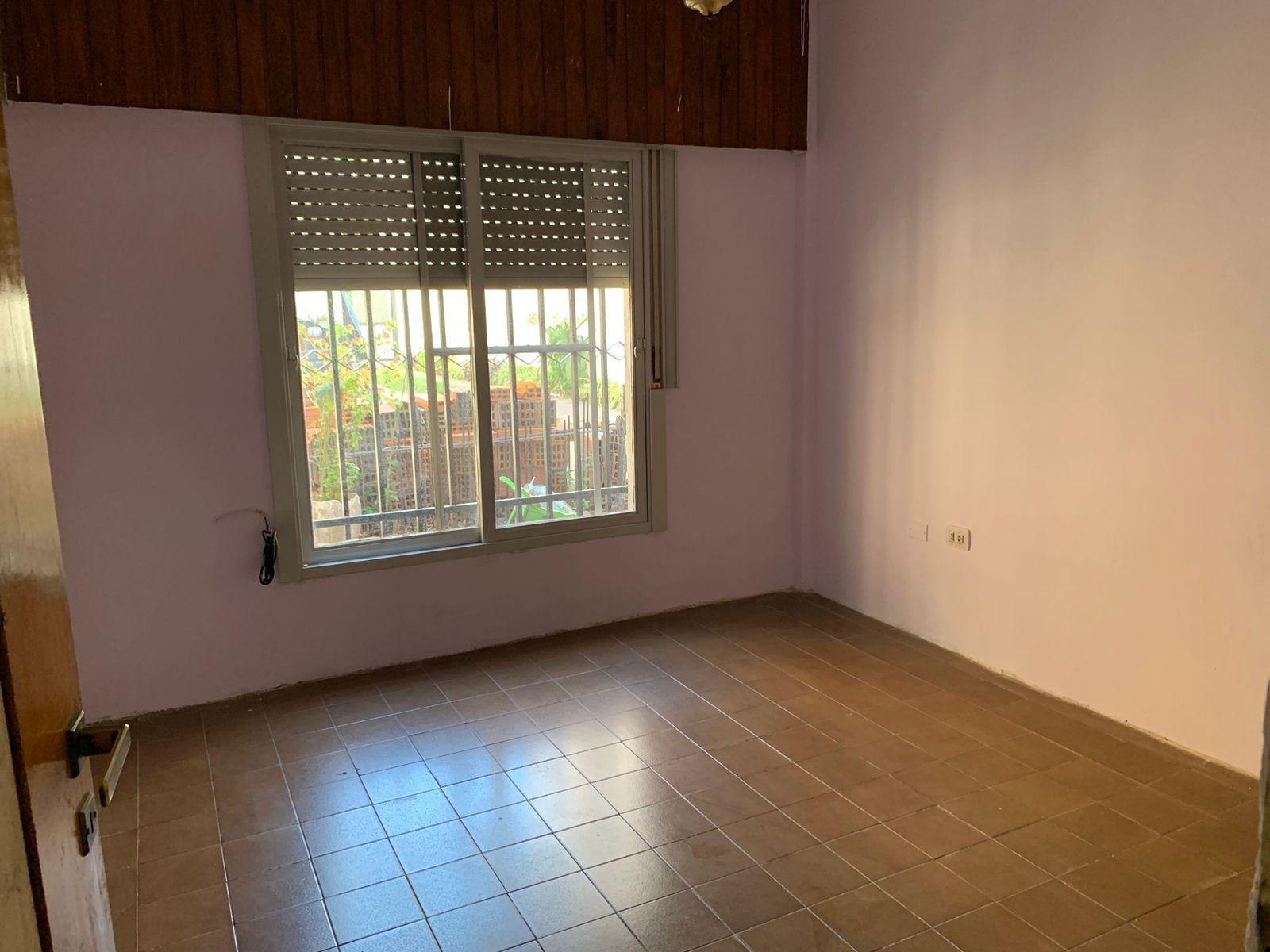 Casa con galpón al fondo en PH — foto 9