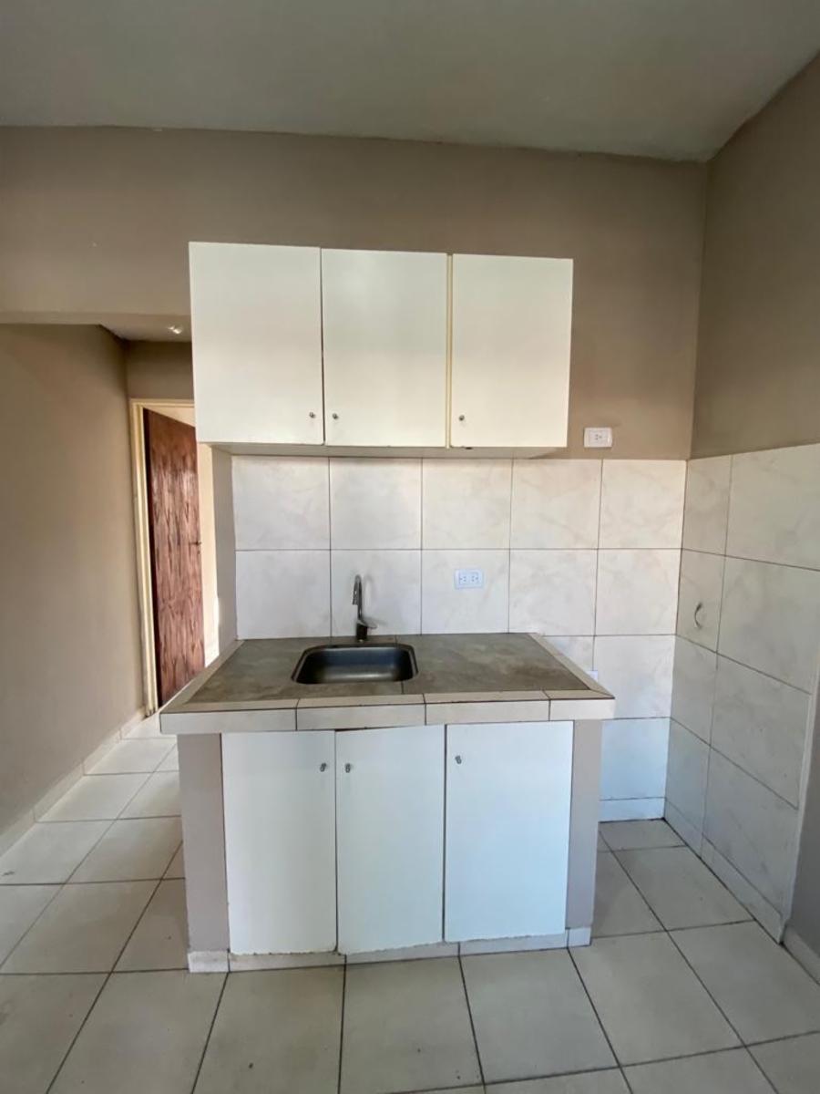 Venta en block de 2 dptos, mejoras y amplio patio — foto 4