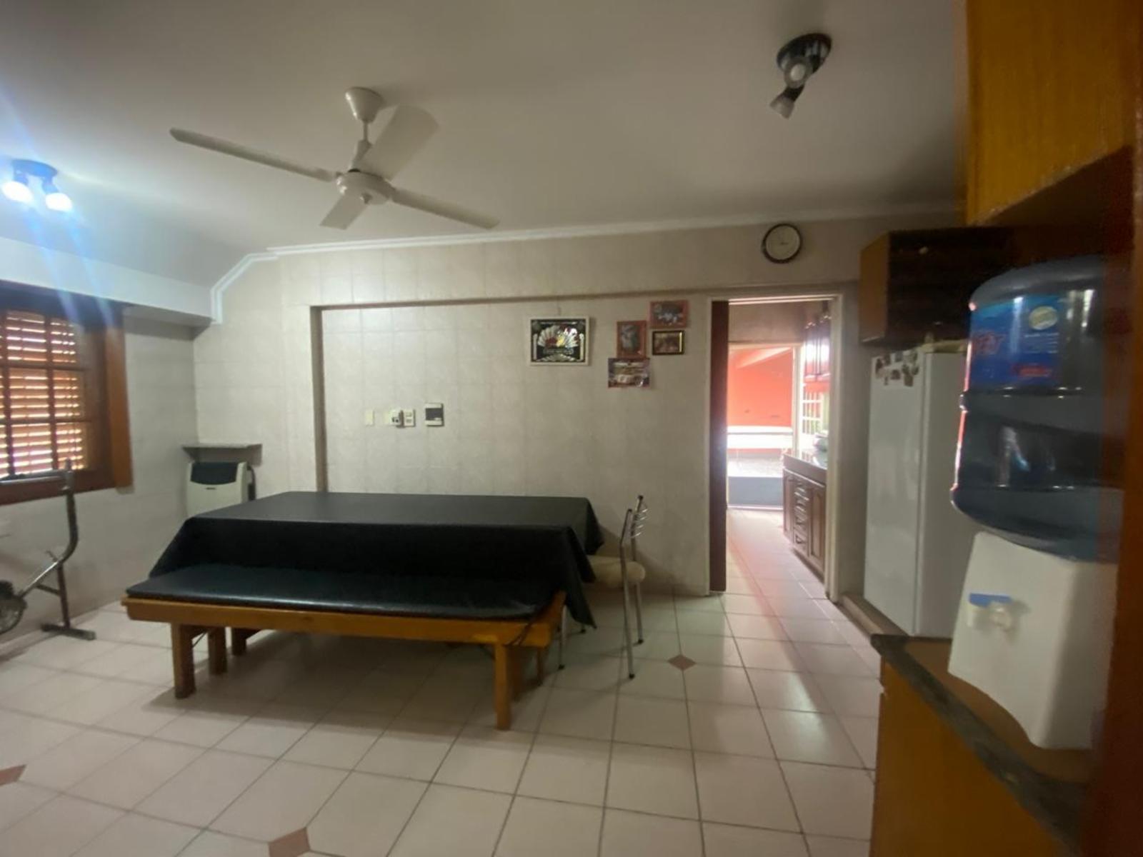 asa Dos Plantas Y Cinco Ambientes En Ph (planta Alta) Apta Credito Bancario, Isidro Casanova — foto 3