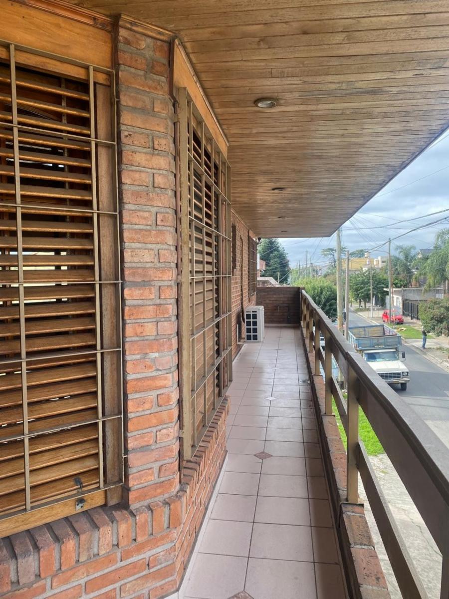 asa Dos Plantas Y Cinco Ambientes En Ph (planta Alta) Apta Credito Bancario, Isidro Casanova — foto 9