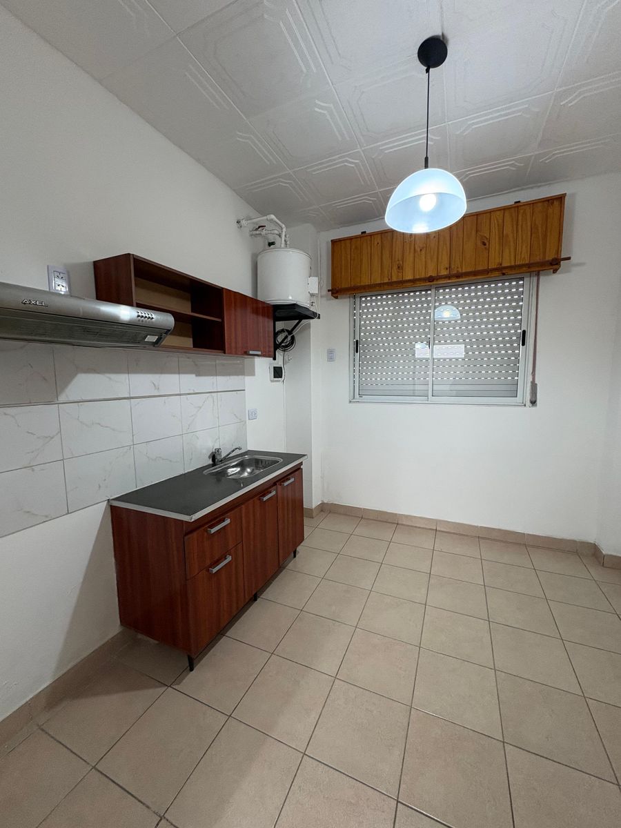 Departamento 2 Ambientes 1° Piso En Morón Sur - 2