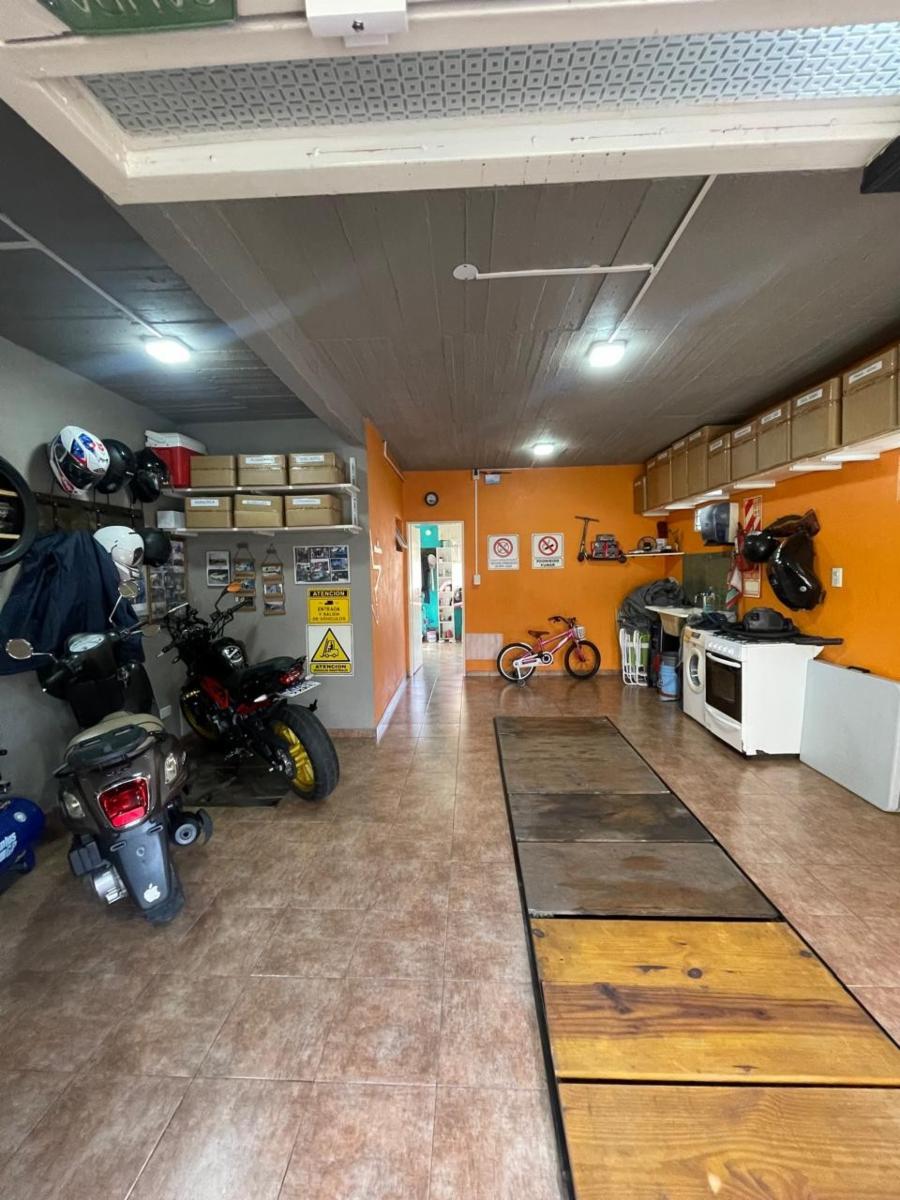 Venta En Block De Esquina Con Vivienda De 5 Ambientes Y Complejo De 7 Dptos. — foto 2