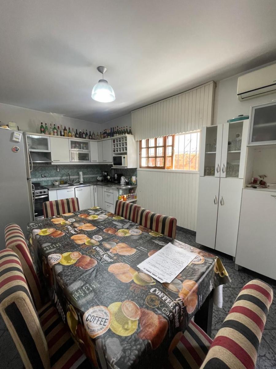 Venta En Block De Esquina Con Vivienda De 5 Ambientes Y Complejo De 7 Dptos. — foto 4