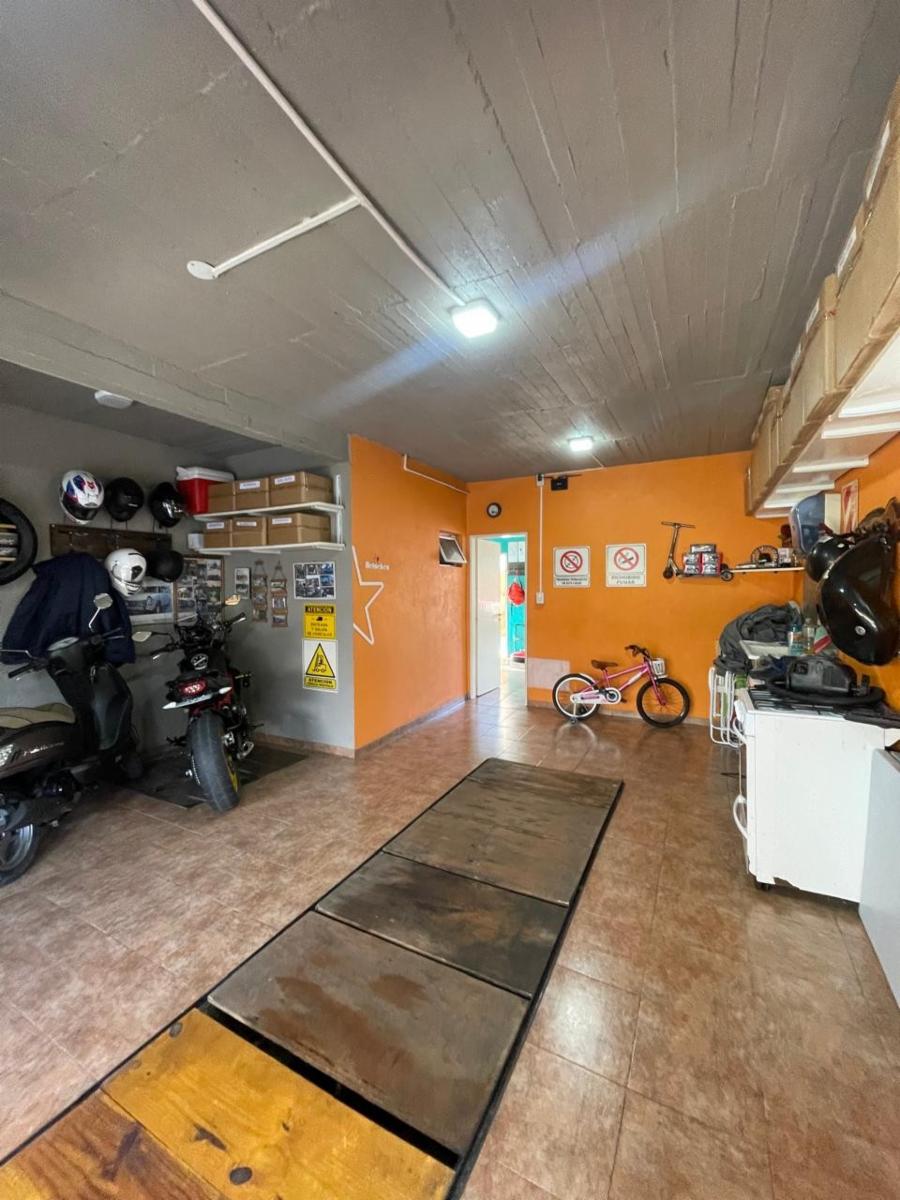 Venta En Block De Esquina Con Vivienda De 5 Ambientes Y Complejo De 7 Dptos. — foto 15