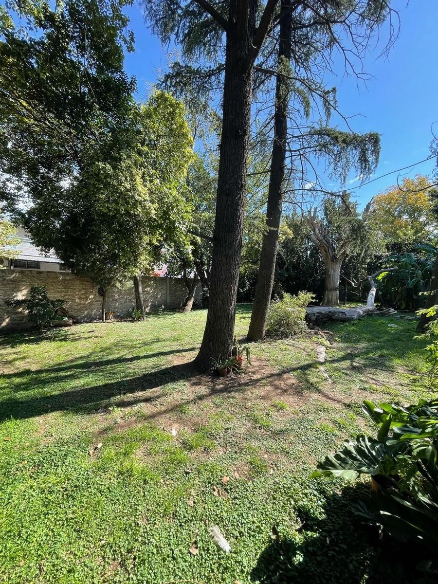 Cinco Lotes De Terreno, Con Casa, Piscina Y Departamento Dos Ambientes