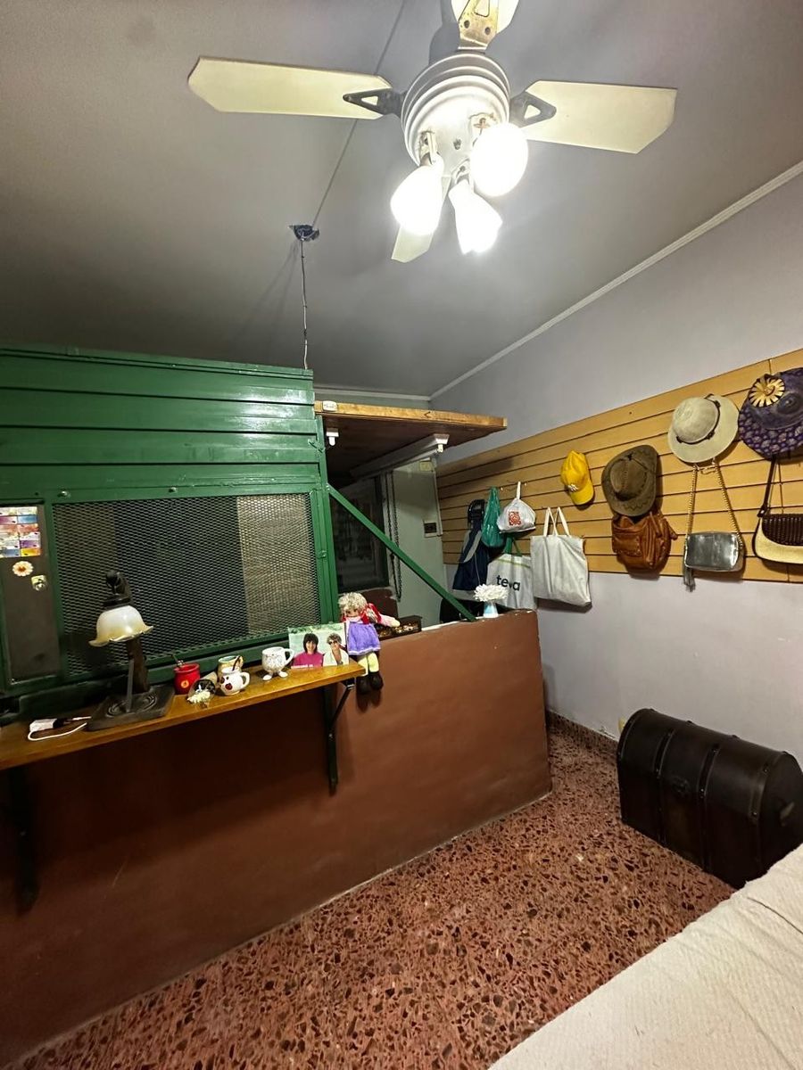 Casa De 4 Ambientes con amplio patio al fondo a mts. de Av. Cristiania — foto 3