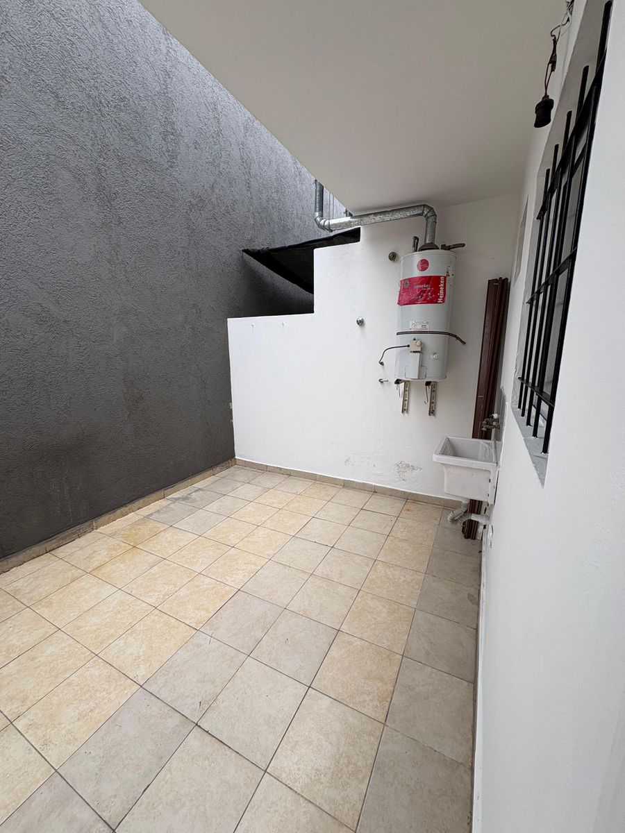 Duplex 3 ambientes con patio - 6