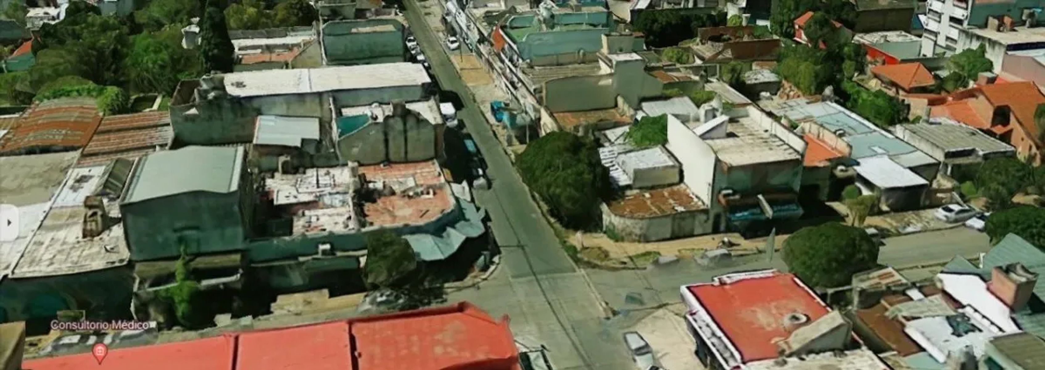 Lote En Esquina Con Propiedad A Demoler Zona Comercial Isidro CasanovaIdeal Inversor