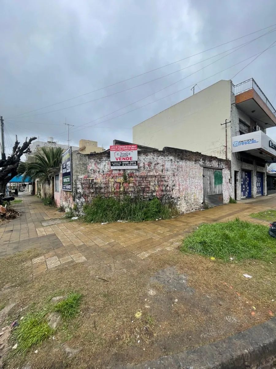 Lote En Esquina Con Propiedad A Demoler Zona Comercial Isidro CasanovaIdeal Inversor — foto 2