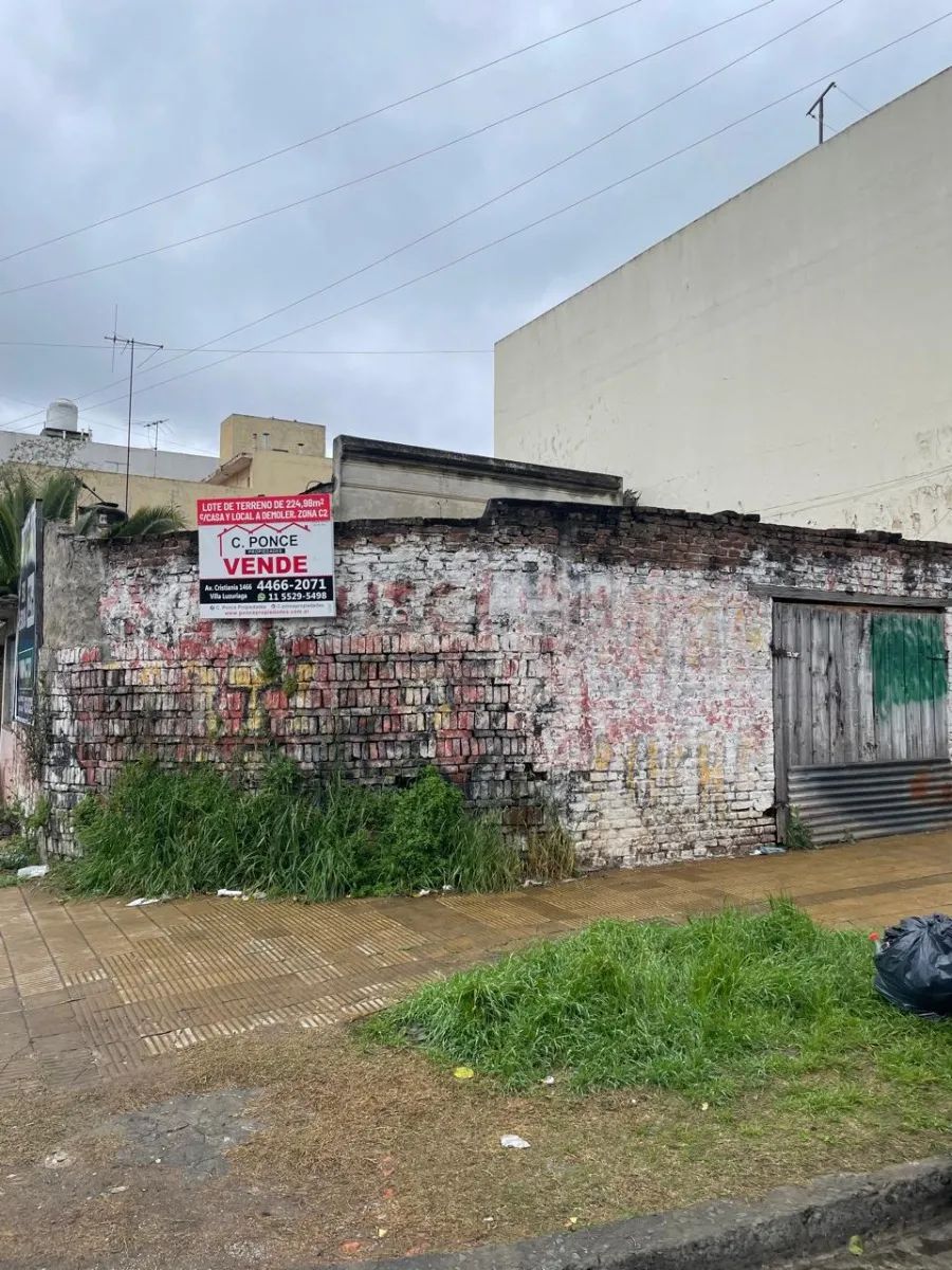 Lote En Esquina Con Propiedad A Demoler Zona Comercial Isidro CasanovaIdeal Inversor — foto 3