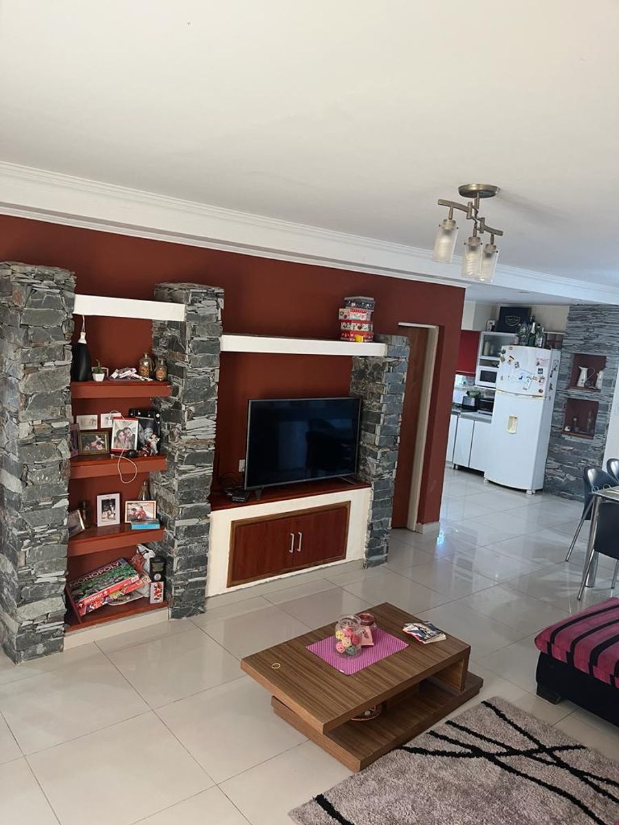 Vivienda de dos plantas con piscina — foto 7