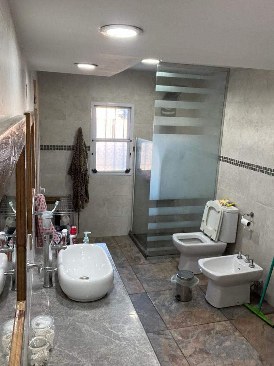 Vivienda de dos plantas con piscina — foto 10