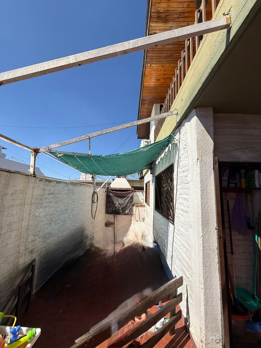 Casa 5 ambientes con local y cochera - 3