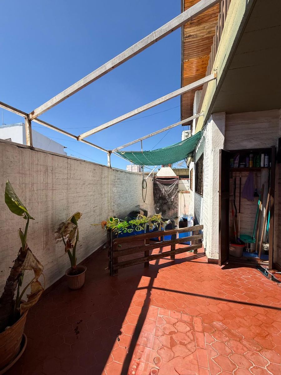 Casa 5 ambientes con local y cochera - 15