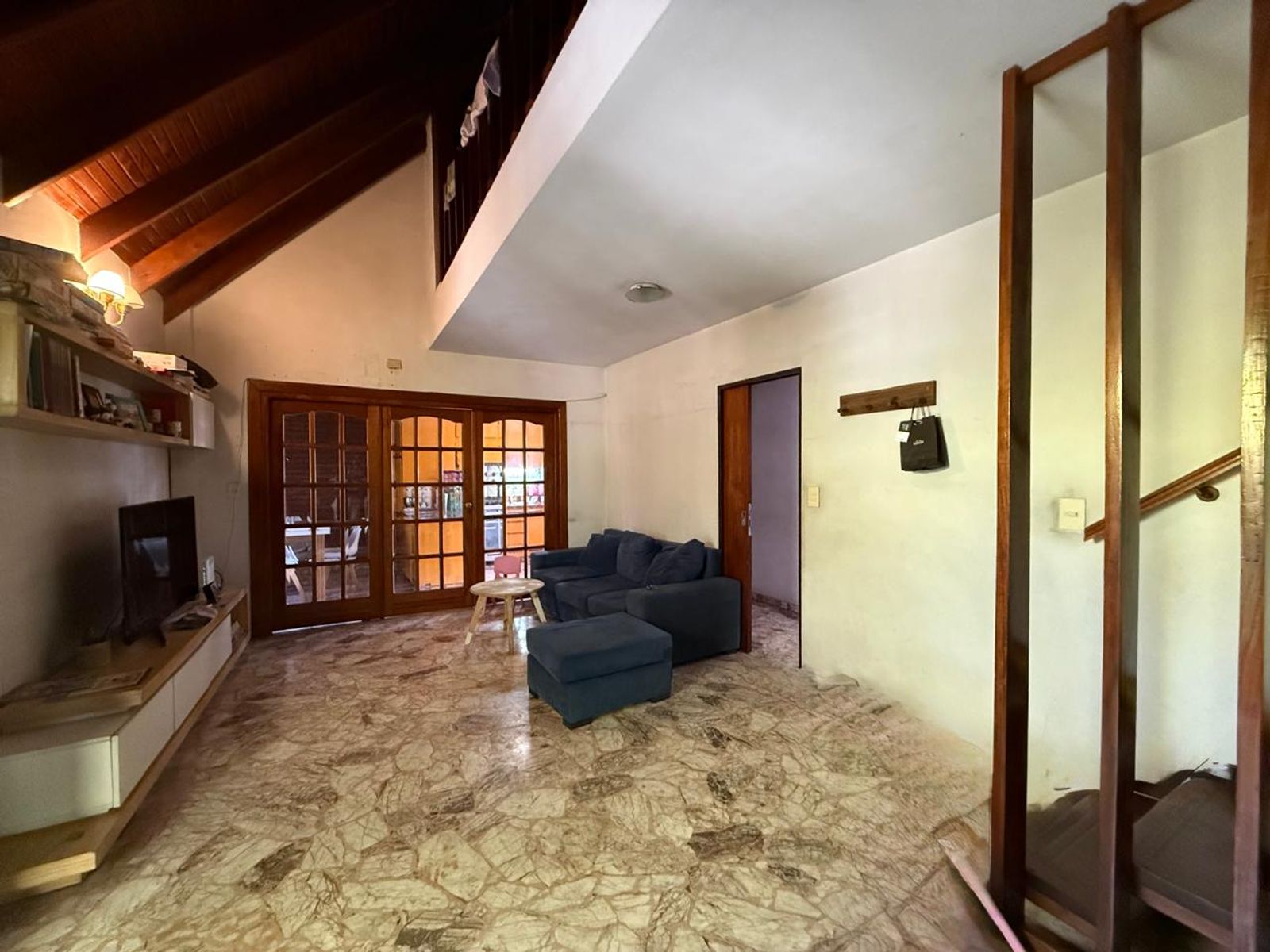 Casa 5 ambientes con local y cochera - 17