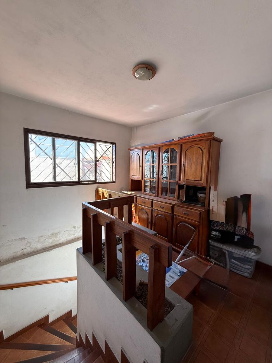 Casa 5 ambientes con local y cochera - 19