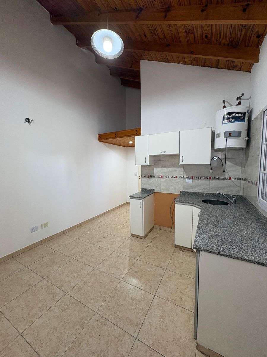 Departamento 2 ambientes en Segundo Piso - 3