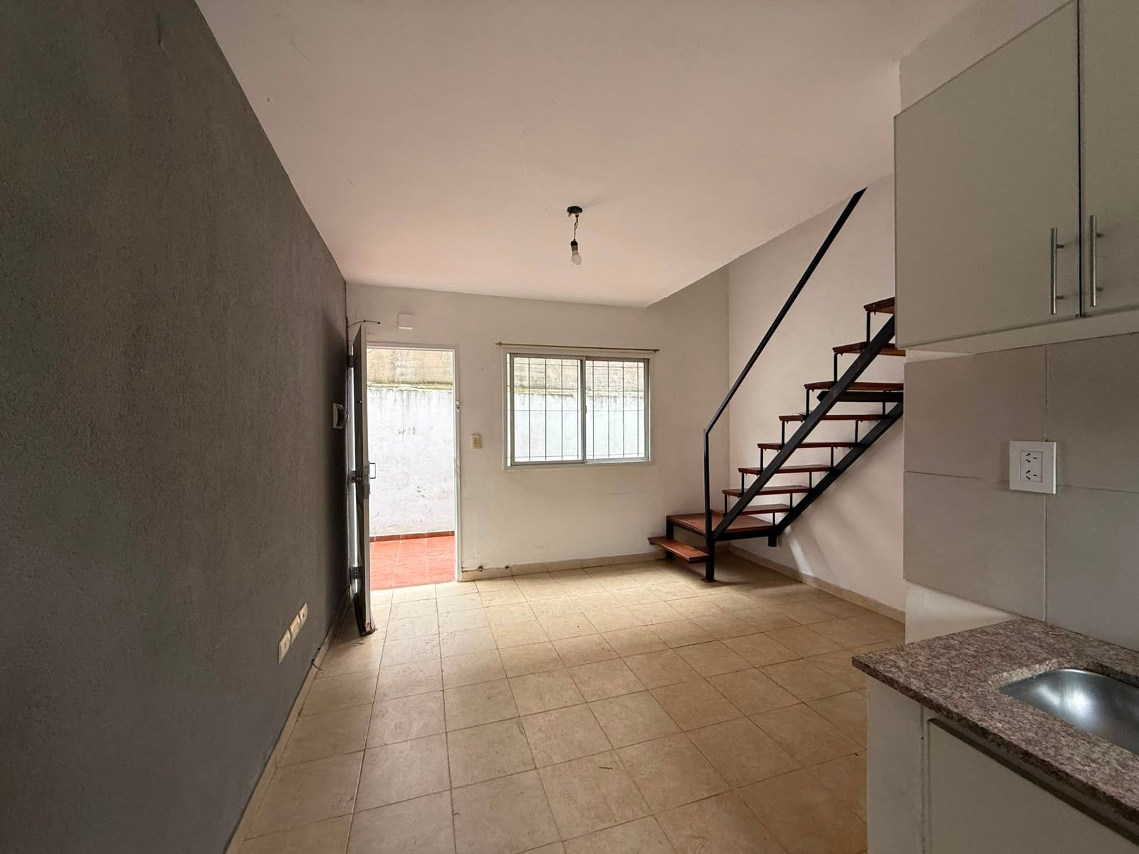Duplex 3 ambientes con patio — foto 5
