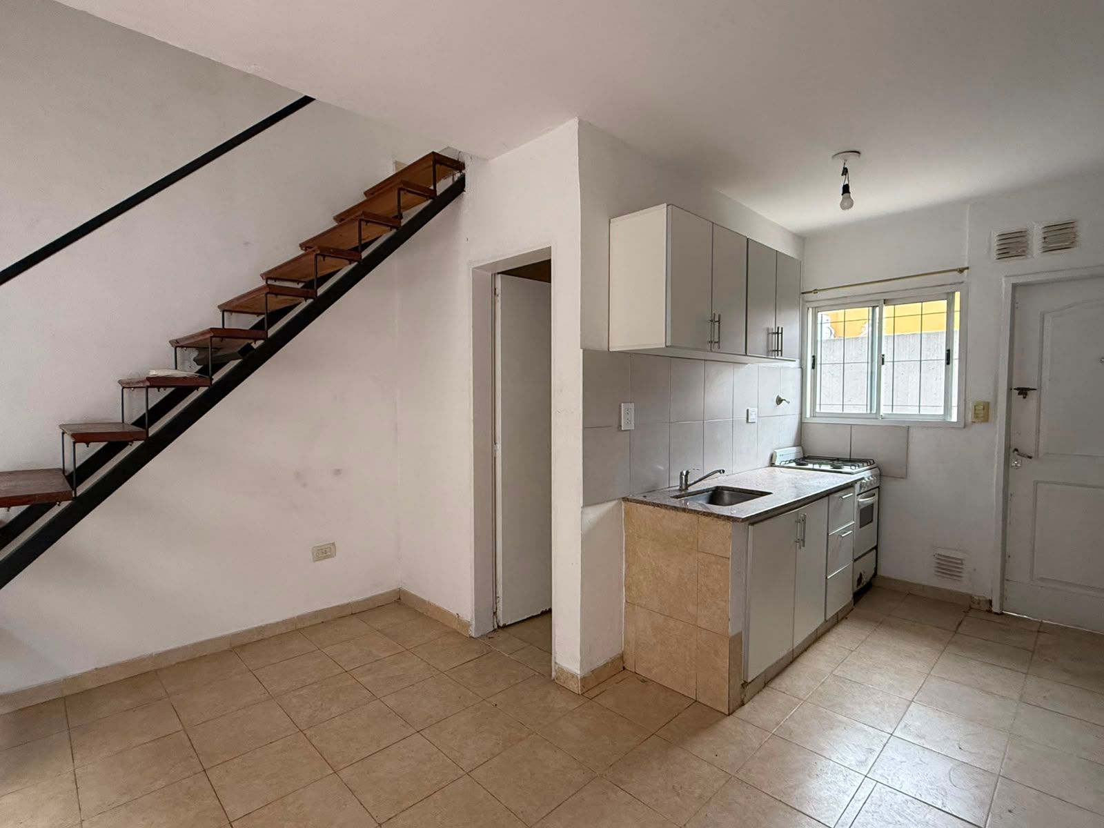 Duplex 3 ambientes con patio — foto 6