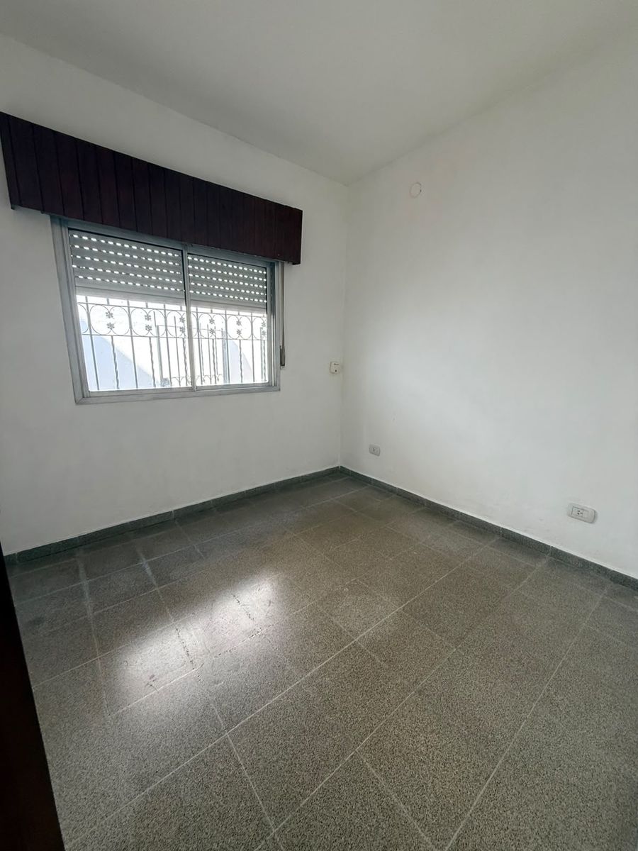 Departamento 3 ambientes con cochera a mts. de Av. Cristiania — foto 5