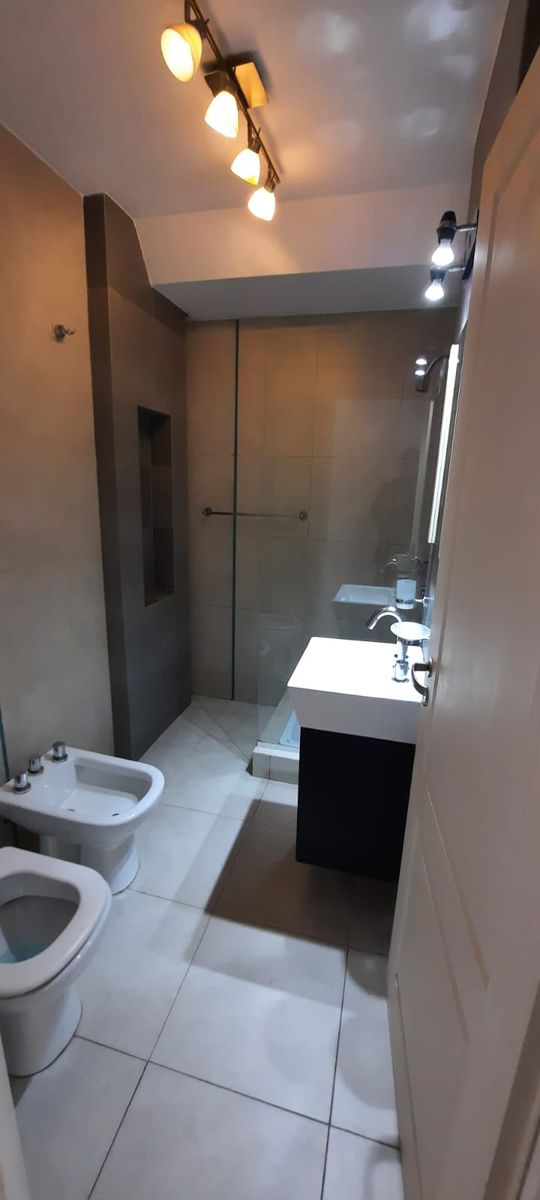 Departamento 2 ambientes en 2 ° Piso por Escalera — foto 5
