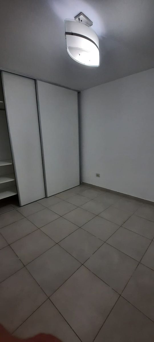 Departamento 2 ambientes en 2 ° Piso por Escalera — foto 9