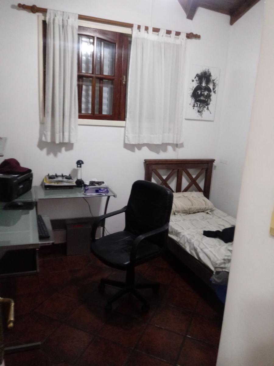 EXCELENTE CHALET DE 4 AMBIENTES EN VILLA LUZURIAGA CON PILETA GARAJE 3 AUTOS — foto 9