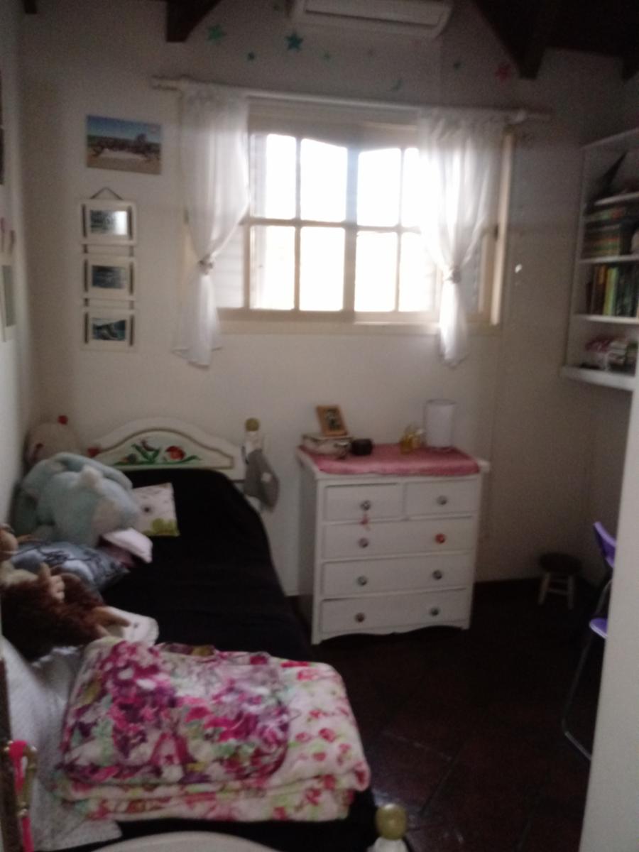 EXCELENTE CHALET DE 4 AMBIENTES EN VILLA LUZURIAGA CON PILETA GARAJE 3 AUTOS — foto 11