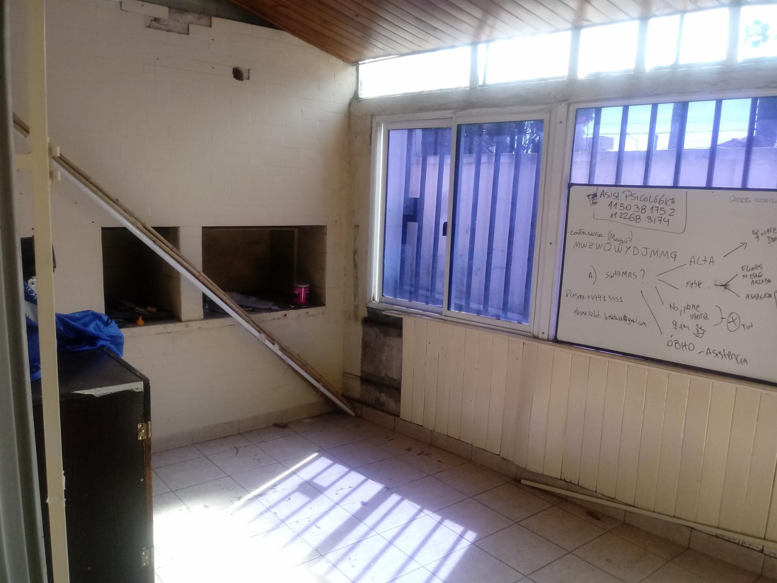 Gran oportunidad...Vende o Vende ...casa de 4 ambientes con galpón de 100 metros ...todo en muy buen estado...Consúltenos — foto 12