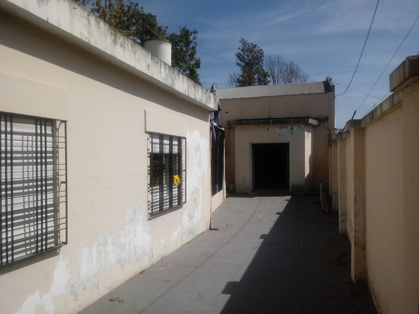 Gran oportunidad...Vende o Vende ...casa de 4 ambientes con galpón de 100 metros ...todo en muy buen estado...Consúltenos — foto 15